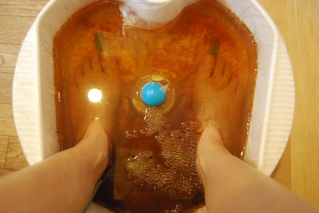 足湯デトックスの老廃物