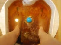 足湯デトックスの老廃物