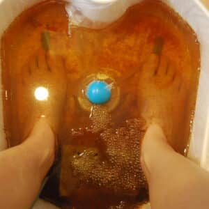 足湯デトックスの老廃物